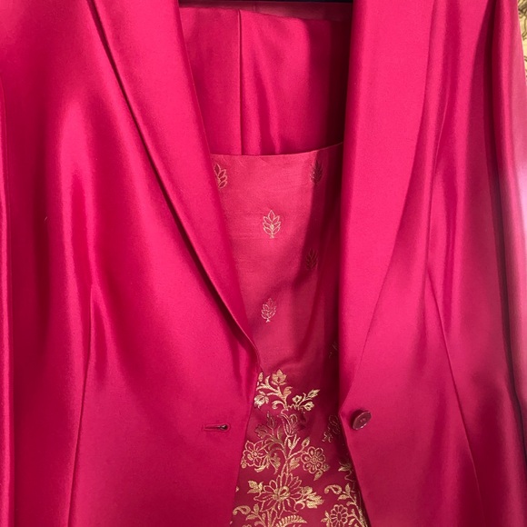 Ann Taylor Red Silk Top with Gold Embroidery Size 14 - Picture 14 of 14